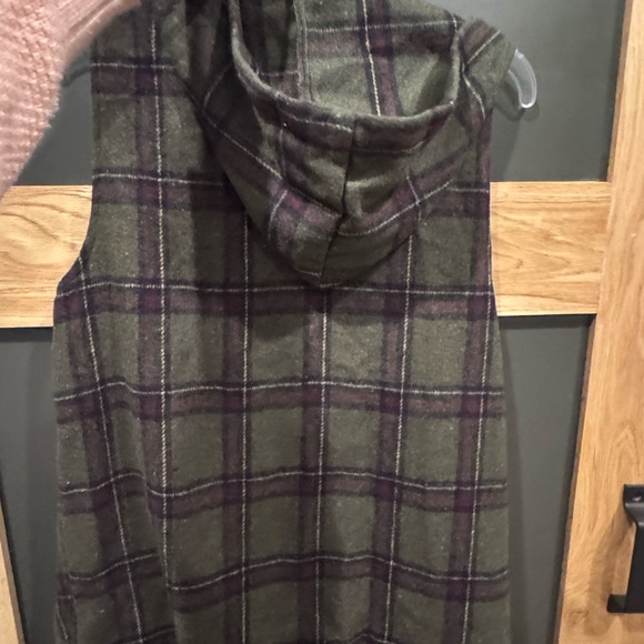Plaid Hooded Vest with Fringe - Picture 5 of 5